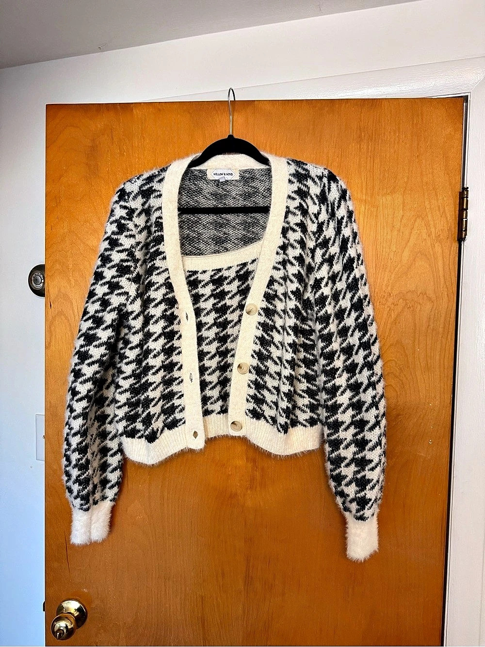 Fuzzy Houndstooth Cardigan/crop tank Black & White | fits like a medium- Size Sm